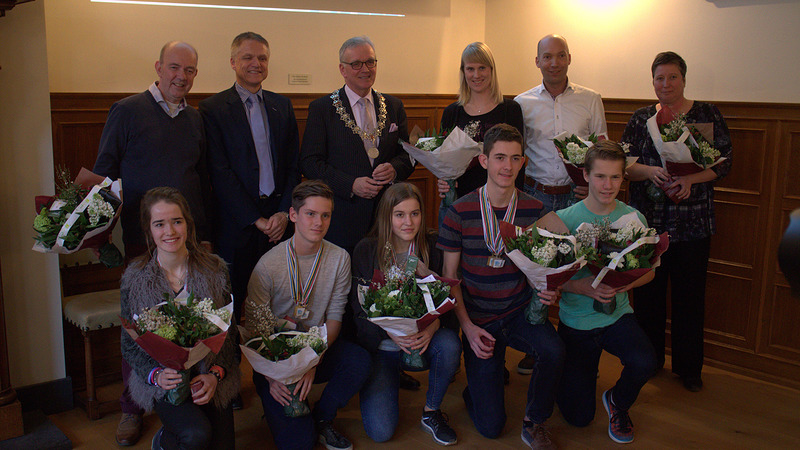 Deelnemers International Children's Games geëerd op stadhuis