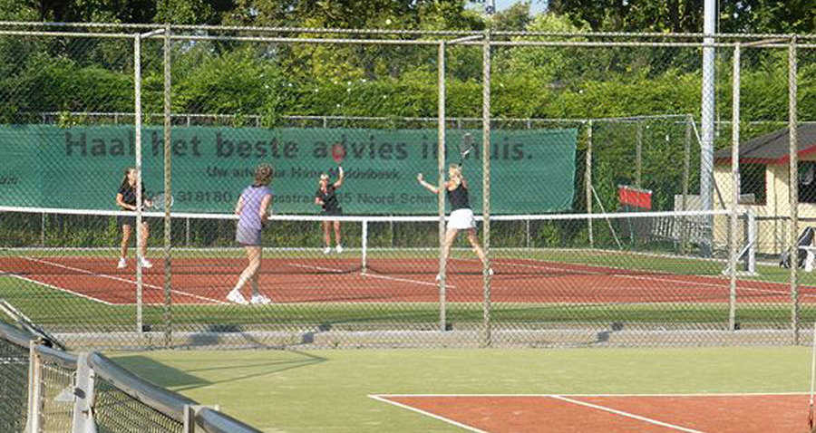 GEMEENTE LANGEDIJK VERKOOPT GROND AAN TENNISCLUB