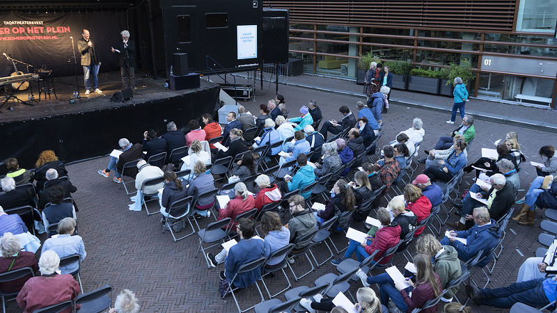 Groot Alkmaars Dictee door Mannen van Taal