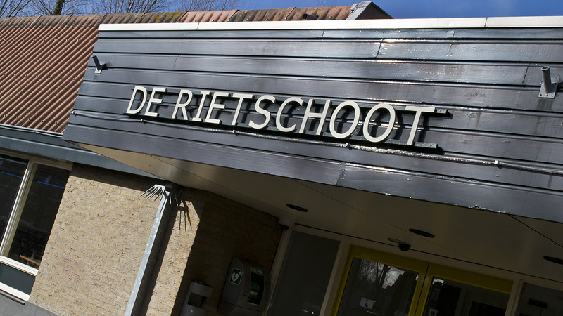 Jaarlijkse buurtrommelmarkt bij De Rietschoot