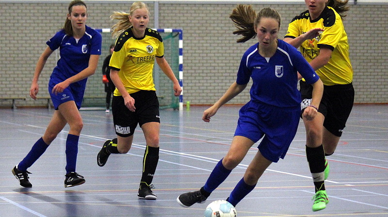 Reiger Boys Meiden Onder 18 op dreef in eredivisiezaal