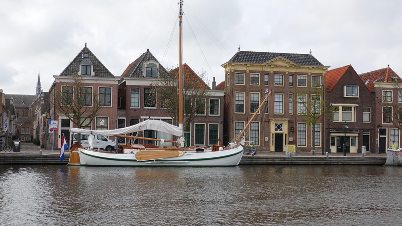 Koninklijke jacht 'De Groene Draeck' aan de Bierkade