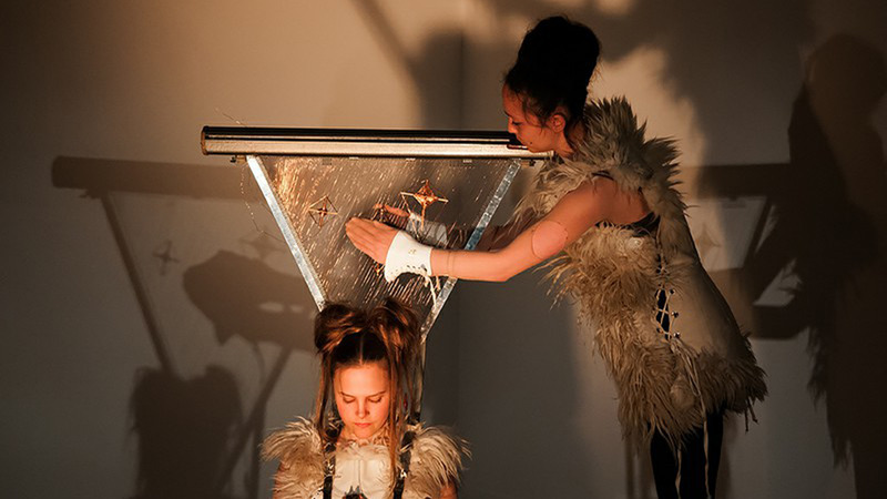 Kunstenaars onderzoeken het geluid van Overstad en... kaas