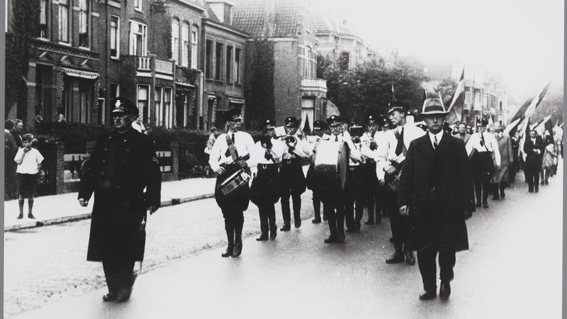 Robin te Slaa houdt lezing 'Wat is fascisme?' in Historisch Café