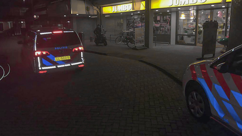Man pleegt gewapende overval op Jumbo supermarkt