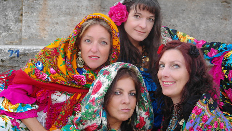 Rusalki zingt 'Maid on the Store' in Kooger Kerk