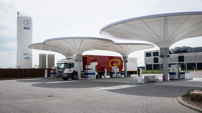 Opening van het eerste NXT tankstation te Alkmaar