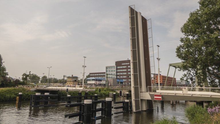 De Victoriebrug wegens hitte tot nader order buiten gebruik
