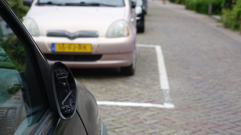 Auto’s vernield in Noord Scharwoude door jonge vandalen