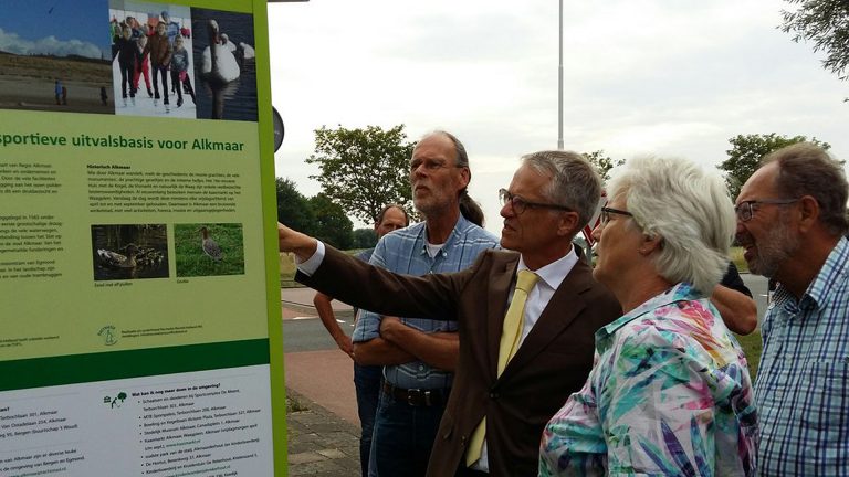 Feestelijke onthulling toeristisch overstappunt Olympiapark Alkmaar
