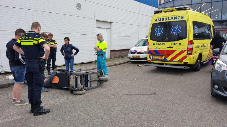 Botsing tussen scootmobiel en auto