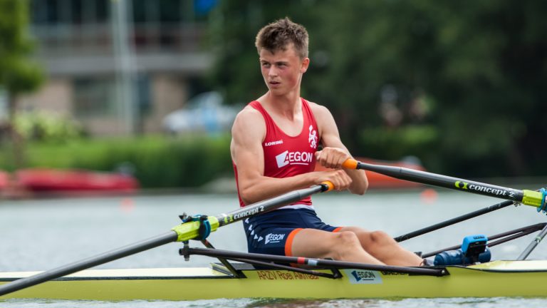 Joram Norttrot maakt indruk bij internationaal roeidebuut