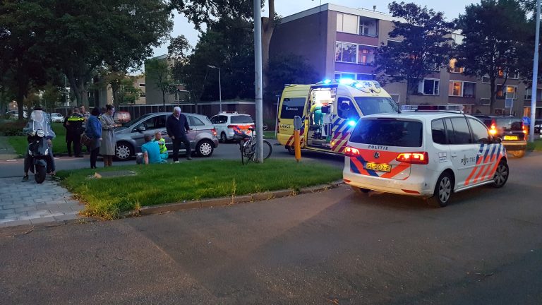 Fietser gewond aan hoofd na aanrijding