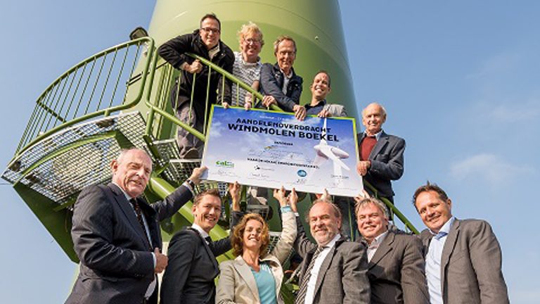 Lokale burgercoöperaties nemen aandelen windturbine Boekel over