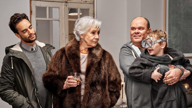 De Leeuw, Blankers en Bartels terug met ‘Moeders en Zonen’ ?