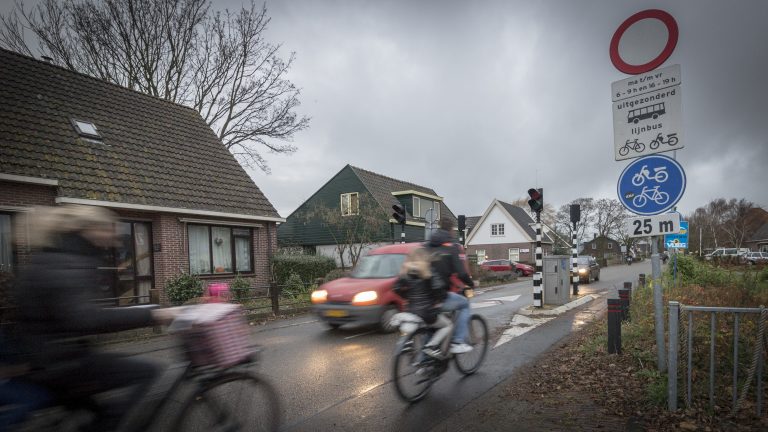 Opnieuw verkeerstellingen bij spitspaal op Herenweg