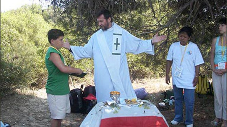 Ontvoerders laten pastoor Pallù op zijn verjaardag vrij