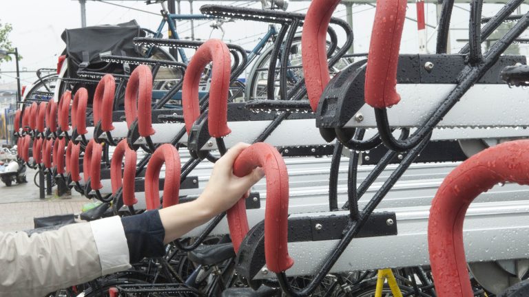 Alkmaarse fietsers zeer positief over eigen treinstation