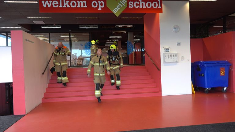 Van der Meij college ontruimd na mogelijke brandstichting