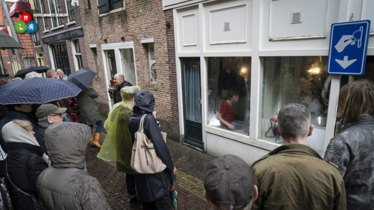 De maat is vol voor beheerder; Club Cees moet weg van Achterdam