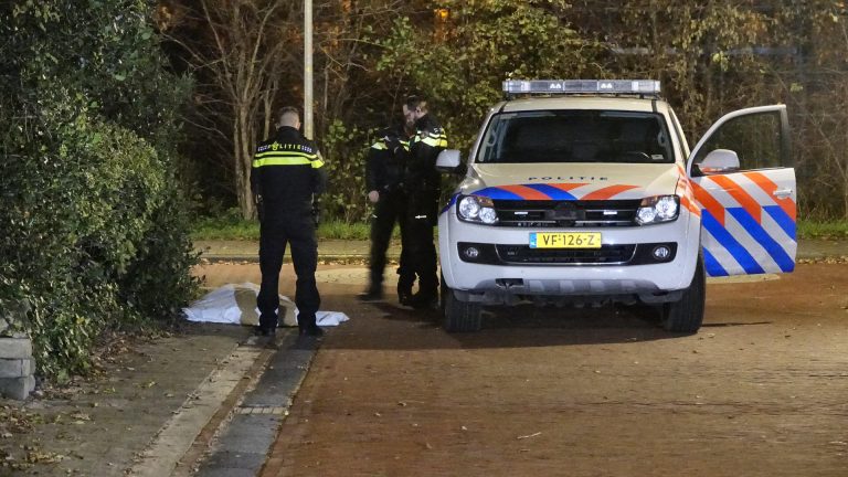 Geen aanwijzingen voor misdrijf bij overlijden man in Bart van der Leckstraat