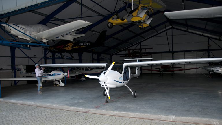 Vliegveld Middenmeer wil meer sportvliegers binnenhalen