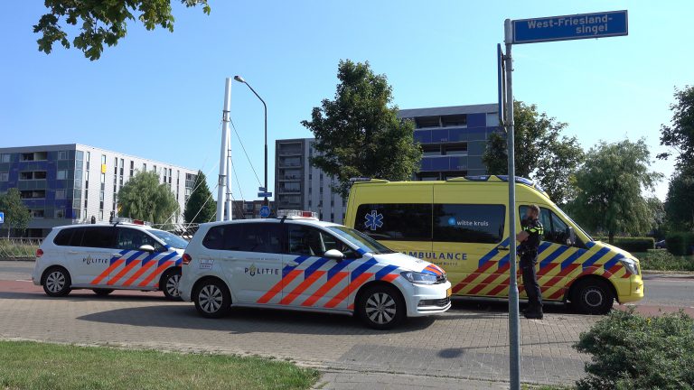 Aanrijding bij Neslaan tussen twee personenauto-aanhanger combinaties