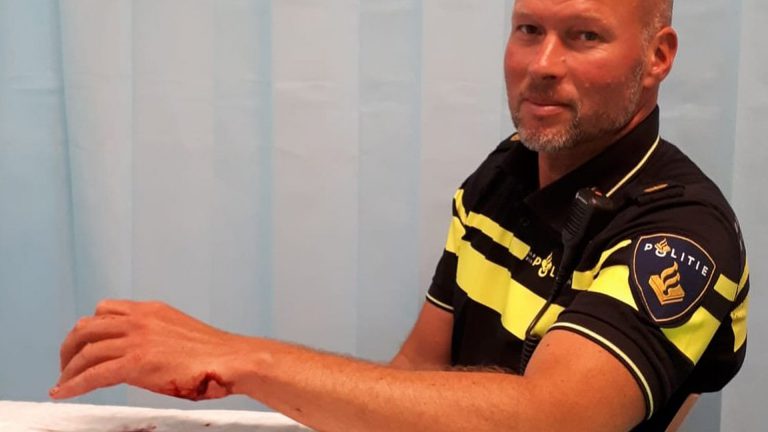 Wijkagent in hand gestoken tijdens aanhouding in De Mare