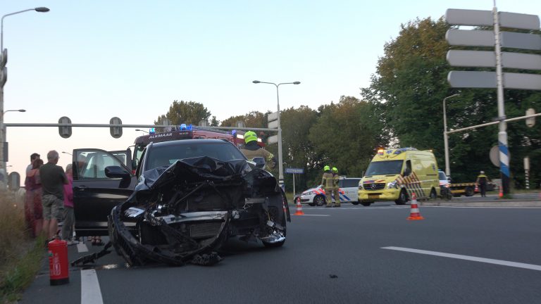 Vuurwapen gevonden na ongeluk met ruzie op kruispunt N245