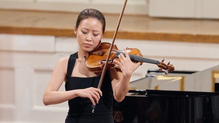 Elly Suh geeft mini-concert in Bibliotheek Alkmaar Centrum ?