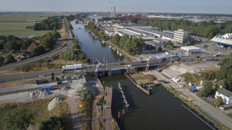 HOP ontstemd over via media horen van latere oplevering Leeghwaterbrug