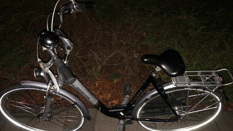 Politie stuurt maandelijks tientallen fietsen naar goed doel