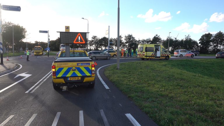 Veel blikschade op N242 na voorrangsfout