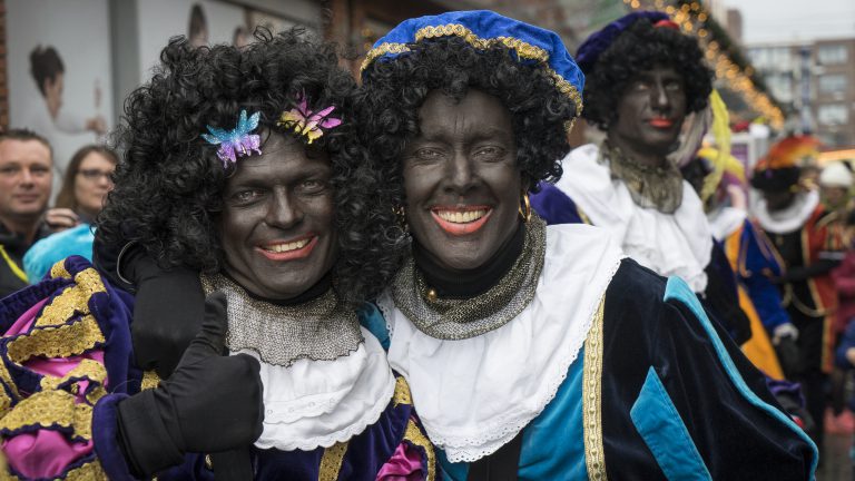 Lokale sinterklaascomités schrikken van felheid pietendiscussie