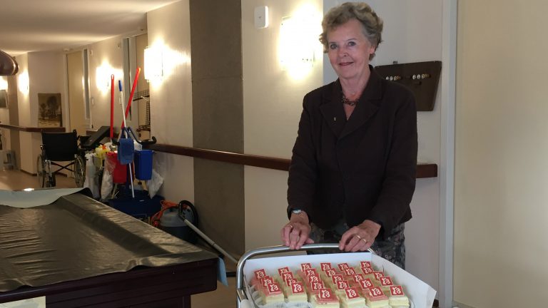 Gebakjes in verzorgingshuizen: Alkmaars Ontzet wordt gevierd