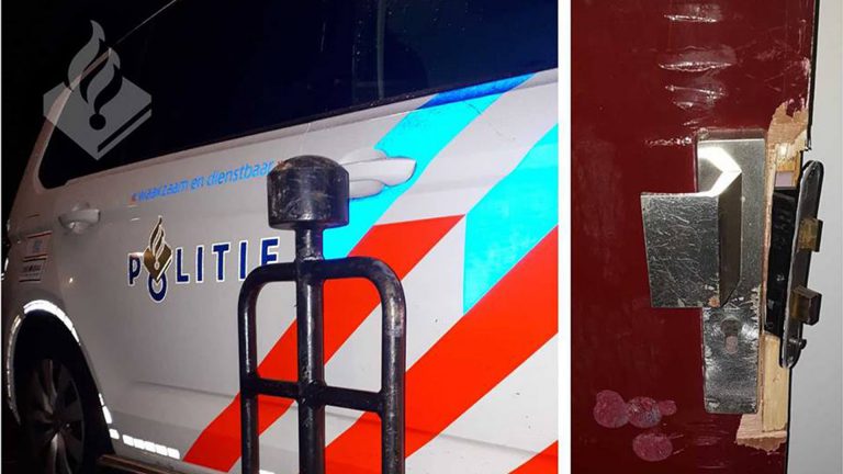 Politie beukt deur open om bij onwel geworden vrouw te komen