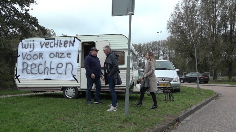 Woonwagenbewoners moeten wachten op sloop noodgebouw Lispeltuut