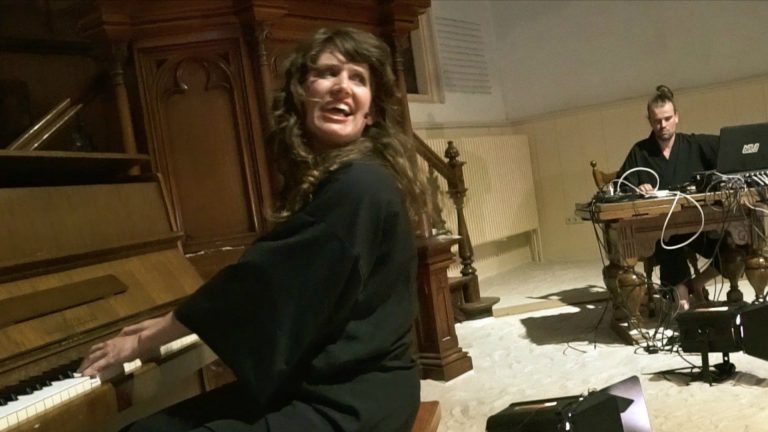 Voorstelling ‘Een Vrouw en een Engel’ in de Doopsgezinde Kerk De Rijp ?