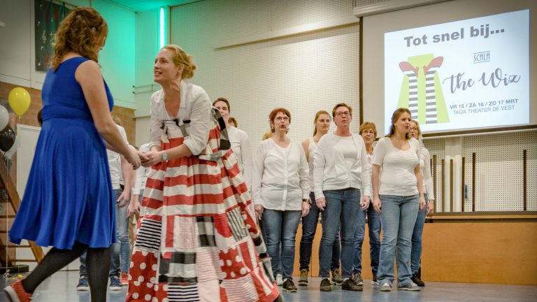 Alkmaarse musicalvereniging Scala betovert en verbindt tijdens kick-off van ‘The Wiz’