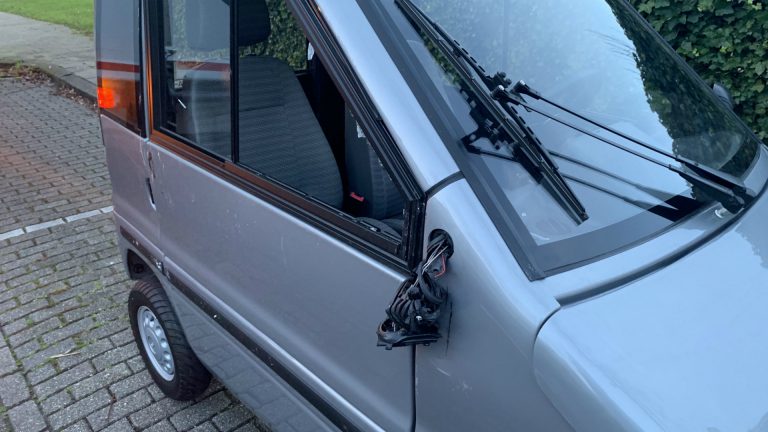 Eénzijdig ongeval met 45-kilometerauto op Laan van Brussel