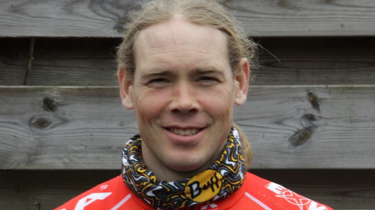 Alkmaarder breekt record zwaarste MTB-race ter wereld; 1.072 km in 50 uur