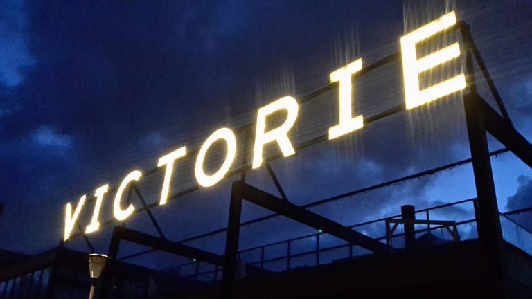 Victorie Sunday Sessions: Caroline Dijkhuizen doet Donna Summer ?