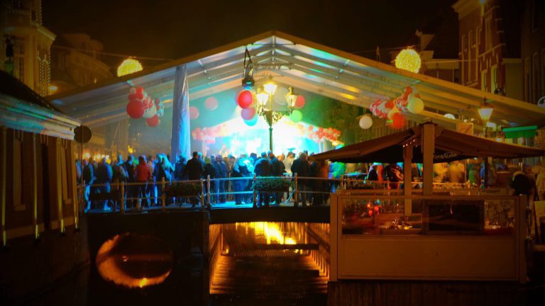 Alkmaars feest ‘De Brug Draait Door’ mag doorgaan van college
