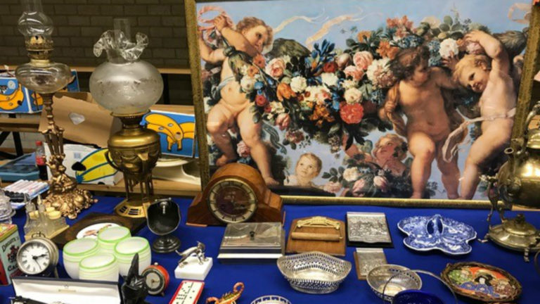 Vlooienmarkt in Waardse sporthal De Draai ?