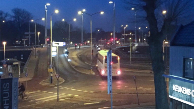 [OPGELOST] Slagbomen bij Friesebrug in Alkmaar willen niet meer open