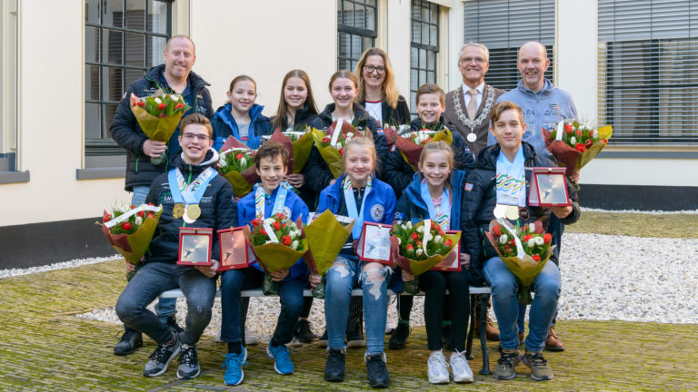 ICG-deelnemers gehuldigd door trotse wethouder sport