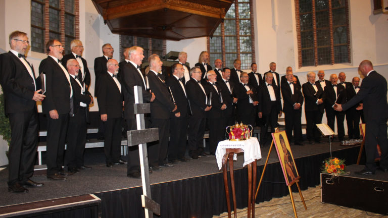 In Russische sferen met gezangen van het Hoorns Byzantijns Mannenkoor ?