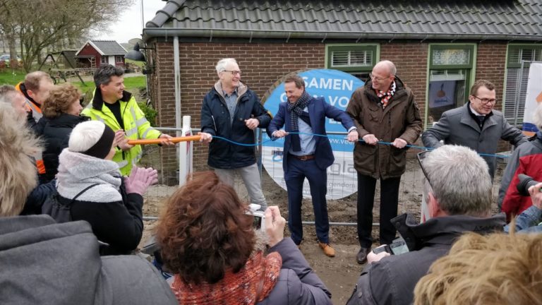 Coöperatie Veenglas legt eigen glasvezelnet in Veenhuizen