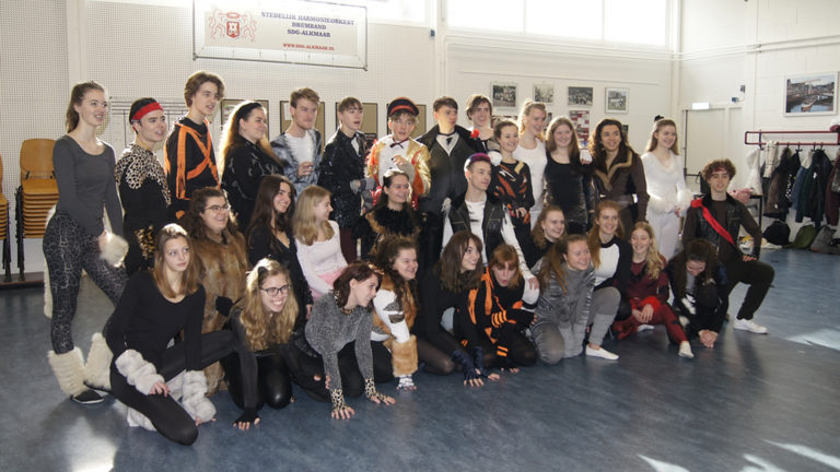 Oberon musicalgroep 14-21 jaar presenteert CATS in De Vest ?