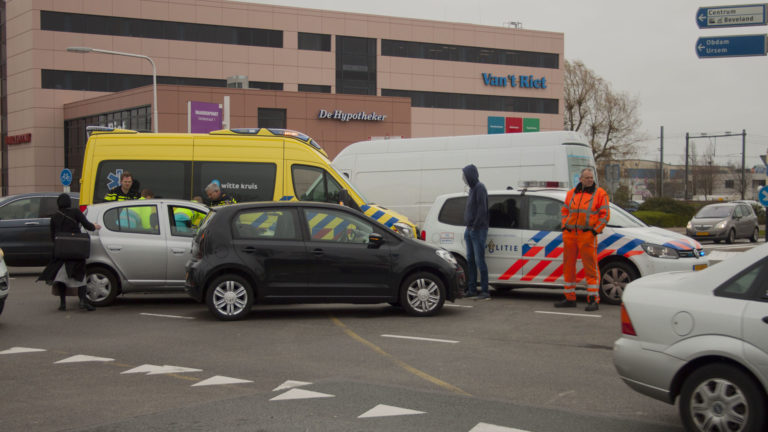 Nekklachten na aanrijding op kruising Zuidtangent – Industriestraat